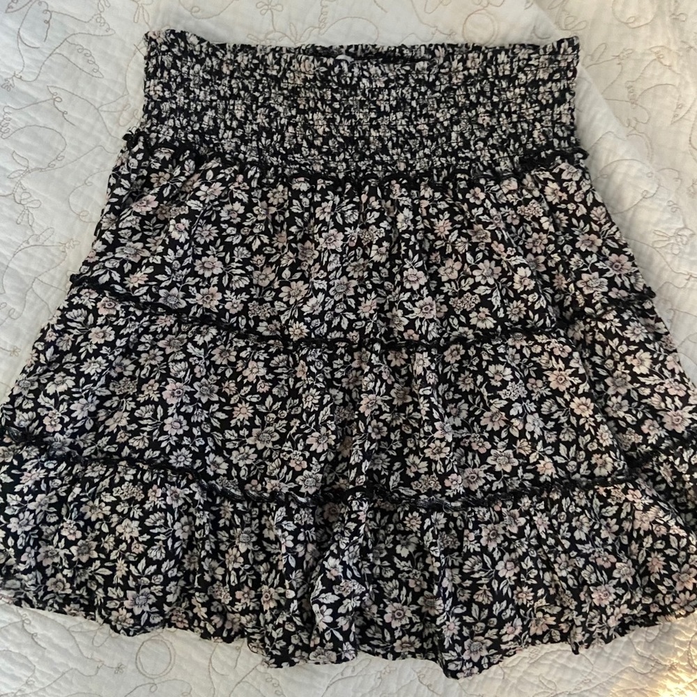 American Eagle Floral Skirt